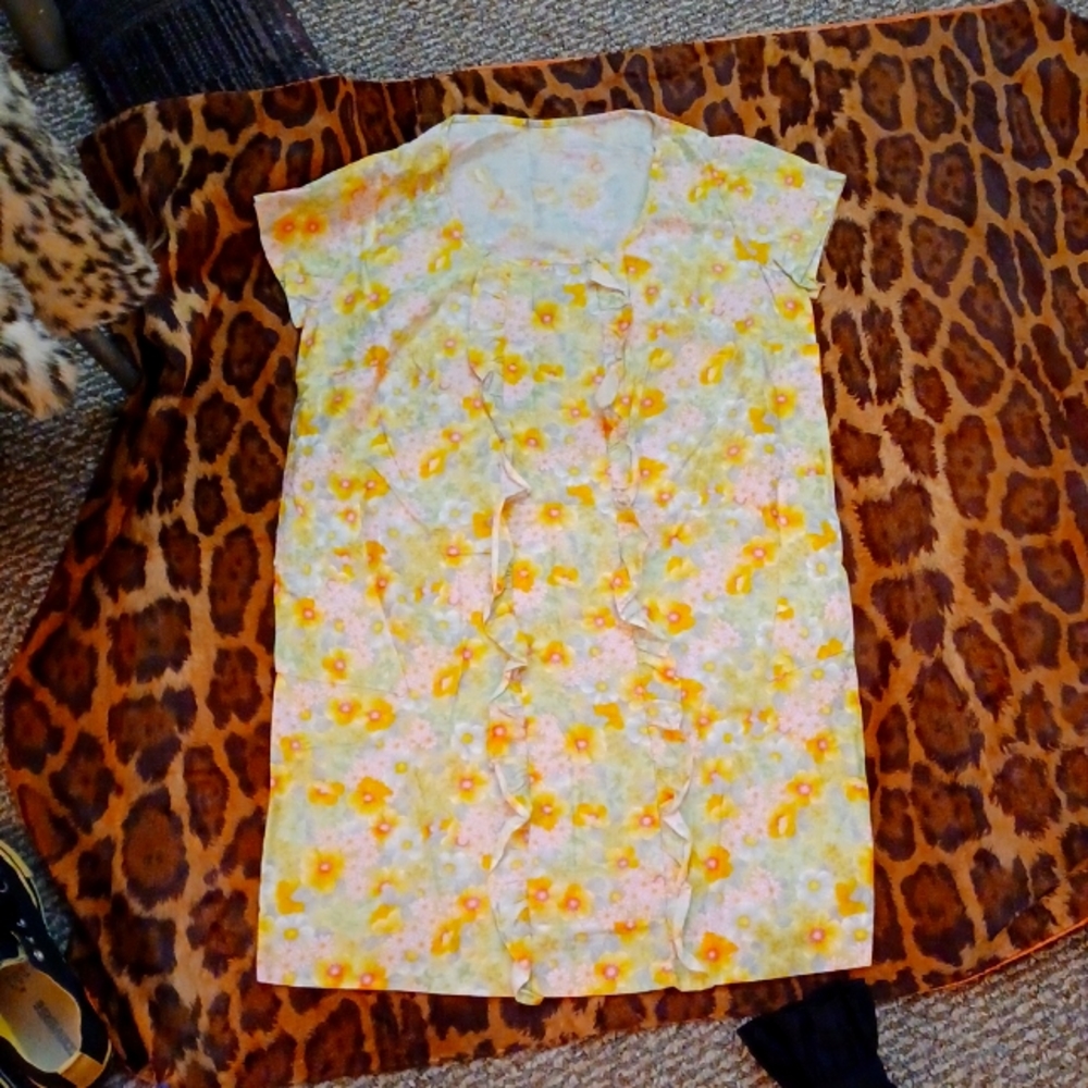 Vintage cotton handmade shift dress with frill. Medium/large